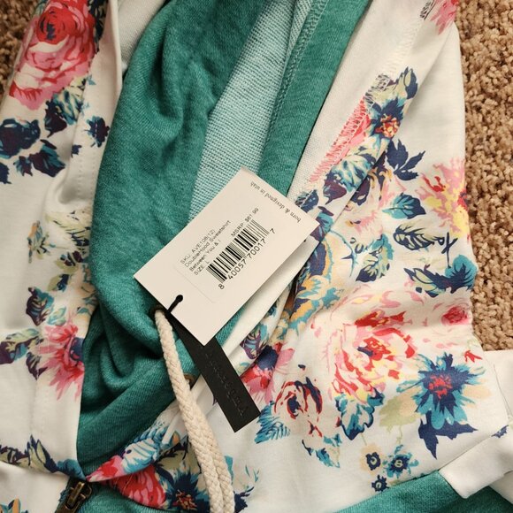 Doublehood Hoodie - Between You & I - Picture 2 of 3